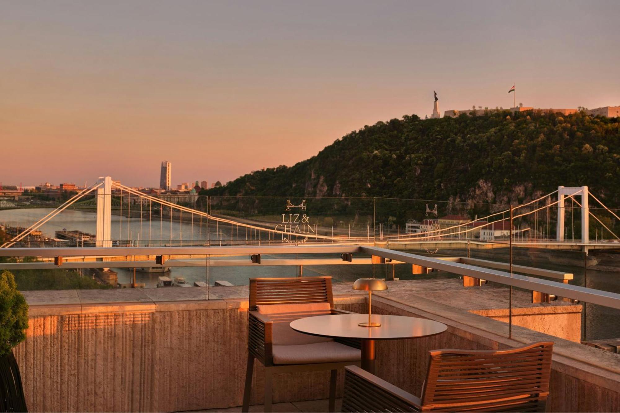 Budapest Marriott Hotel Exterior photo